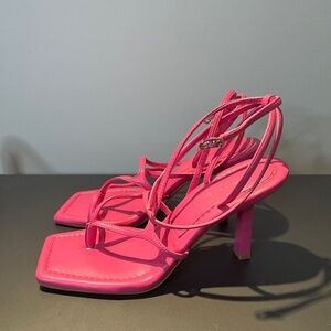 Guess fuchsia heeled sandals, used a few times womens size 7